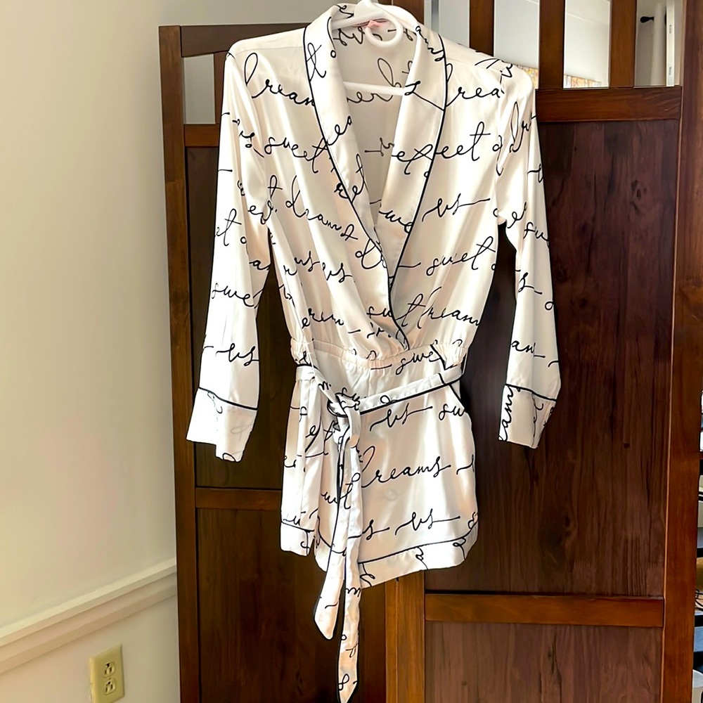 NWOT Victoria Secret long sleeve romper.